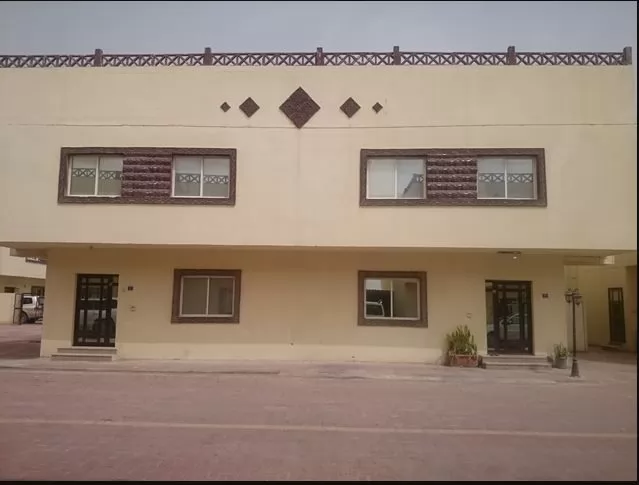 Жилой Готовая недвижимость 5 спален Н/Ф Вилла в комплексе  в аренду в Доха #8141 - 1  image 